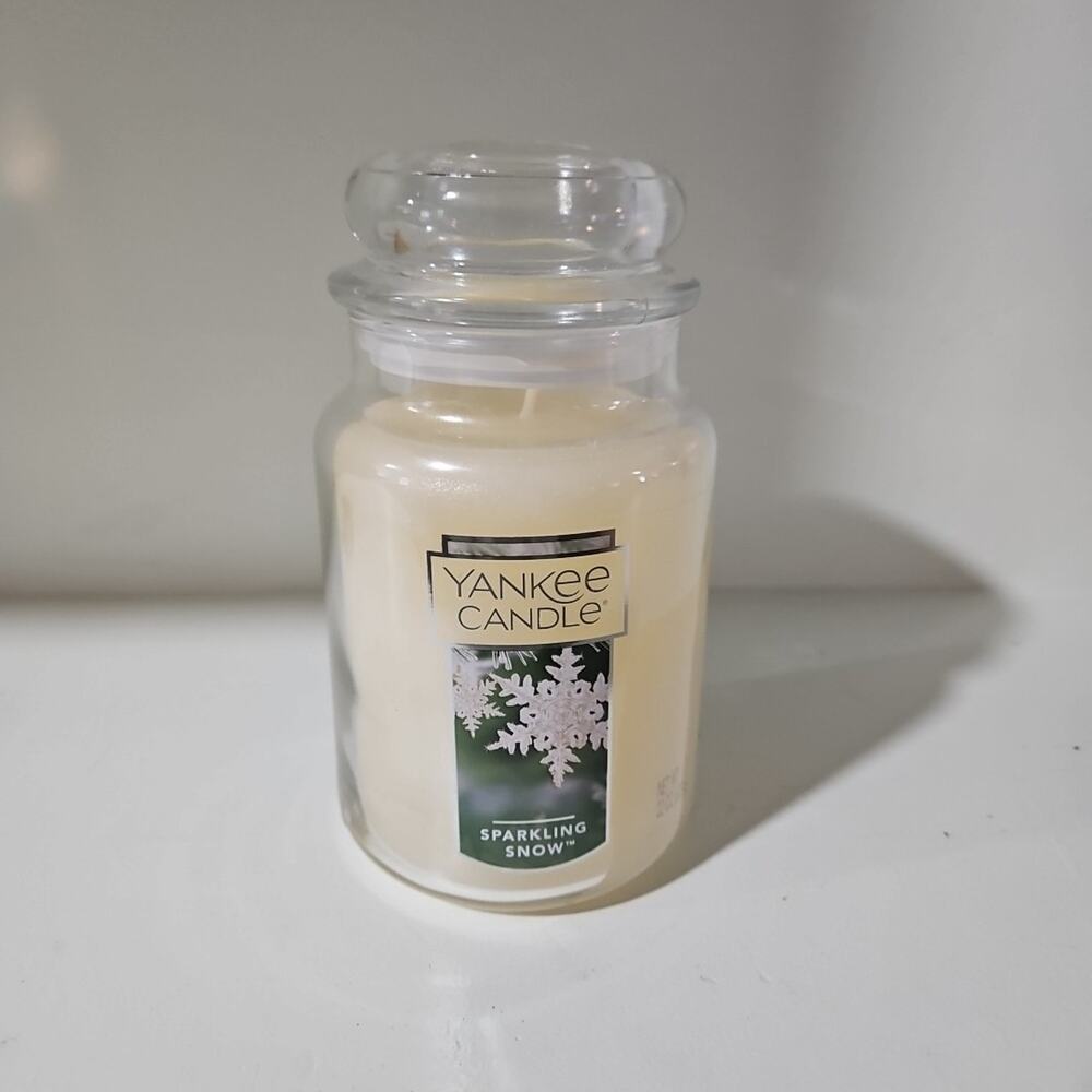 Yankee Candle SPARKLING SNOW Housewarmer Large 22 oz Jar Candle RETIRED SCENT